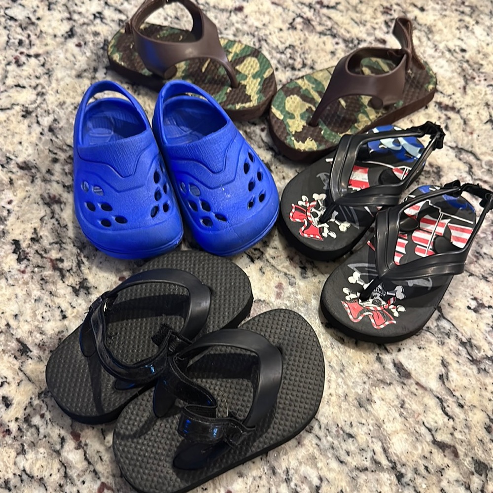 Sandals all 4c except 6c camo